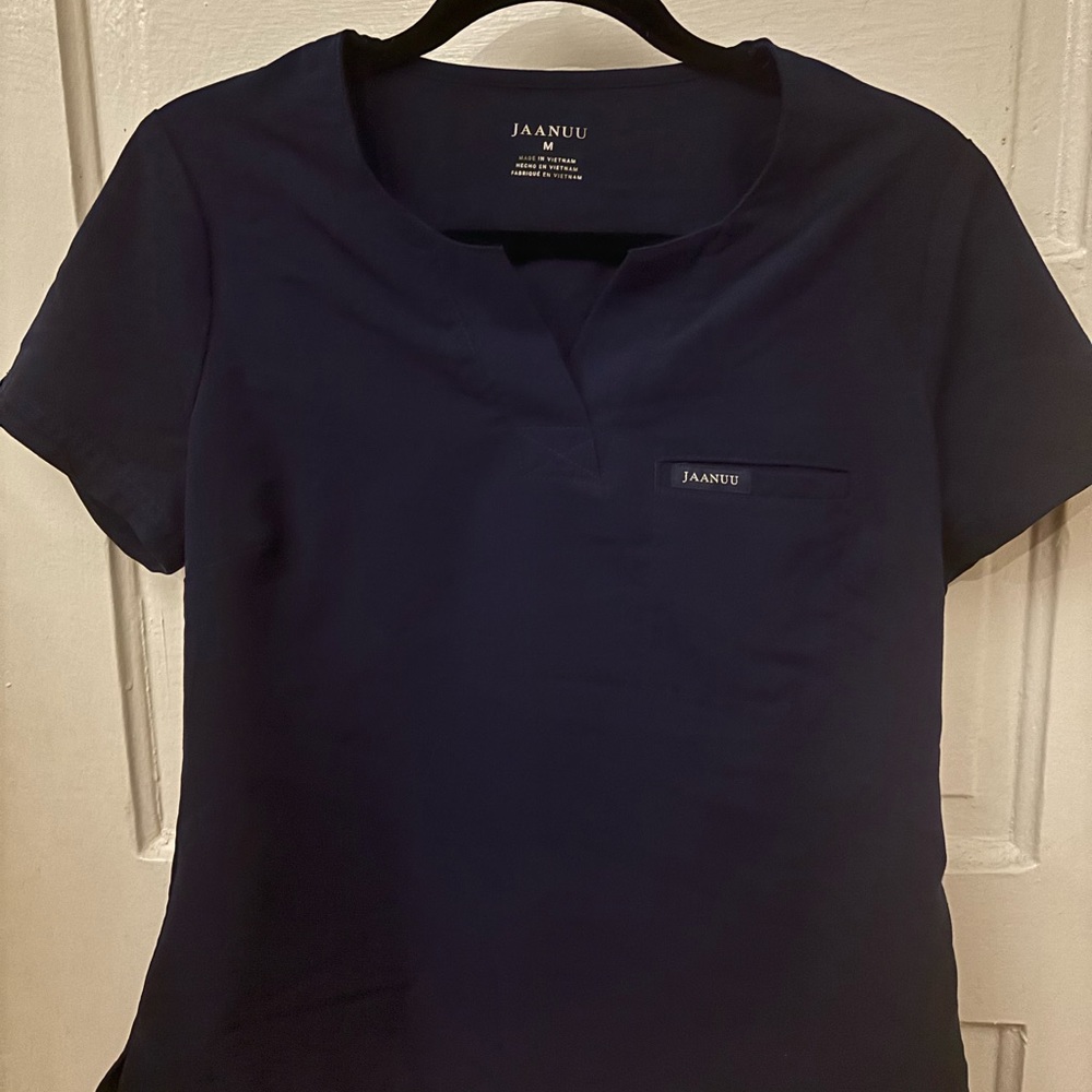 Scrub top